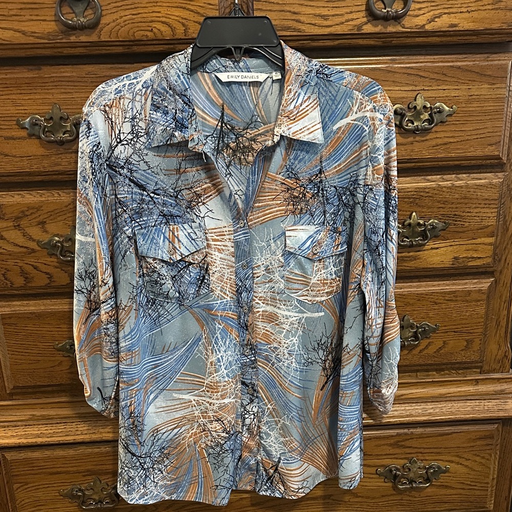 Casual Men's Shirt with Blue and Orange Design